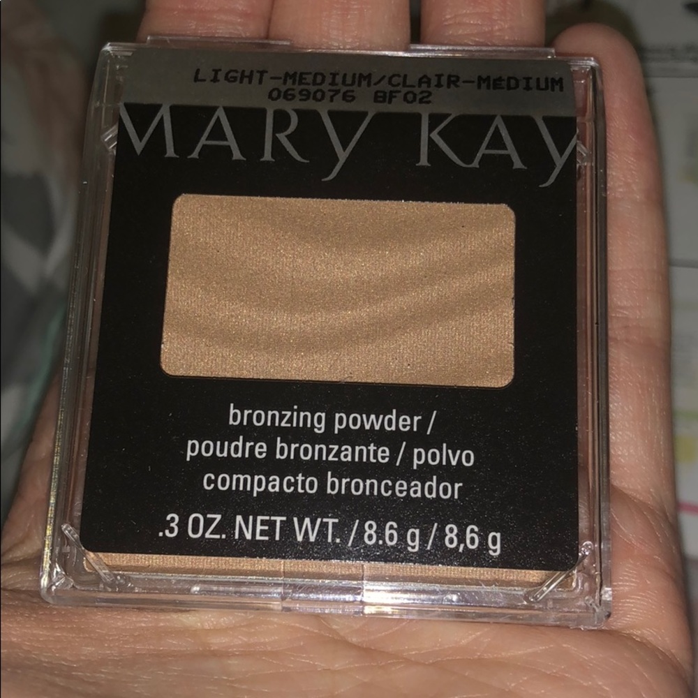 Mary Kay bronzing powder